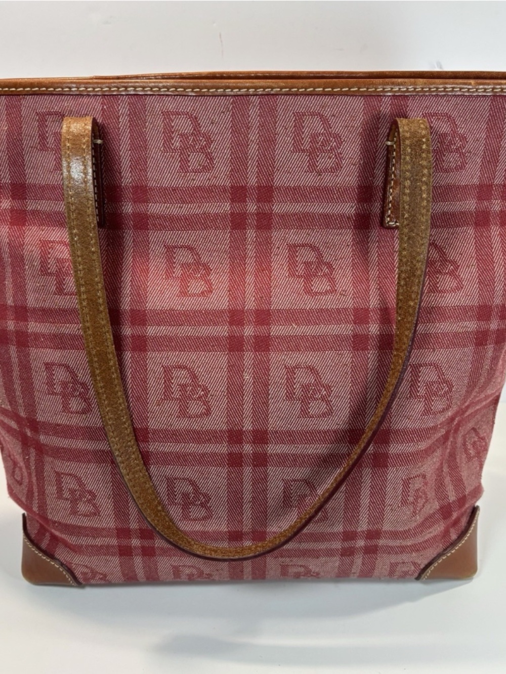 Dooney And Bourke Red Plaid Canvas Signature Large Tote/Red Leather Zip Wallet - Picture 5 of 16